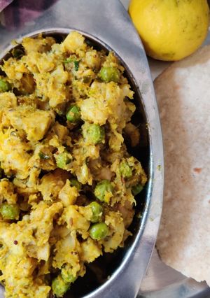 A picture of Banana peas sabzi.