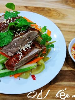 Hình của món Gỏi vịt quay.