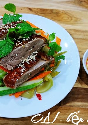 Hình của món Gỏi vịt quay.