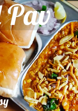 A picture of Spicy Misal Pav.