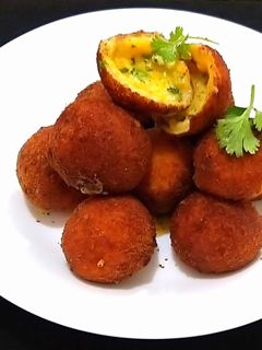 A picture of Jalapeno cheese balls.