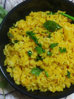 વઘારેલા ભાત (Vagharela Bhat Recipe In Gujarati) રેસીપી મુખ્ય ફોટો