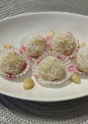 Olyan, mint a Rafaello golyó recept fotója