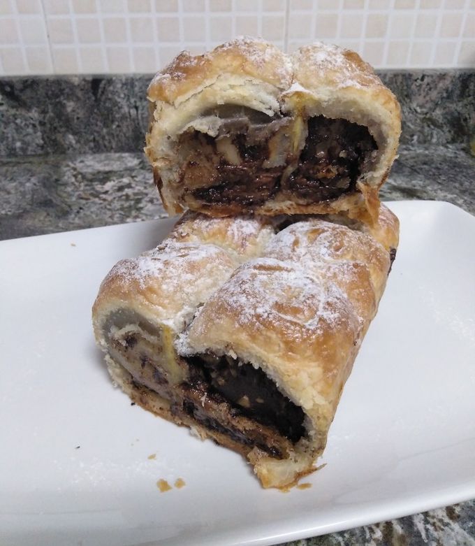 Foto principal de Rollitos de hojaldre rellenos de nutella y nueces
