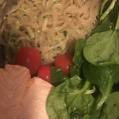 A picture of Noodle with Salmon  (boil10, cook 2min).