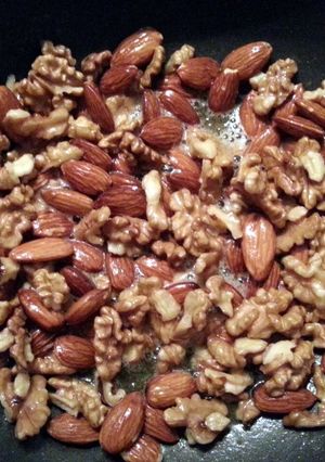 A picture of Kurdish Rice with Meat-Diyarbakir Duvakli Pilavi.