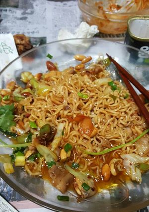 รูปของ ไก่อ่อนผัดมาม่า