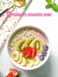 Foto resep Strawberry Smoothie Bowl