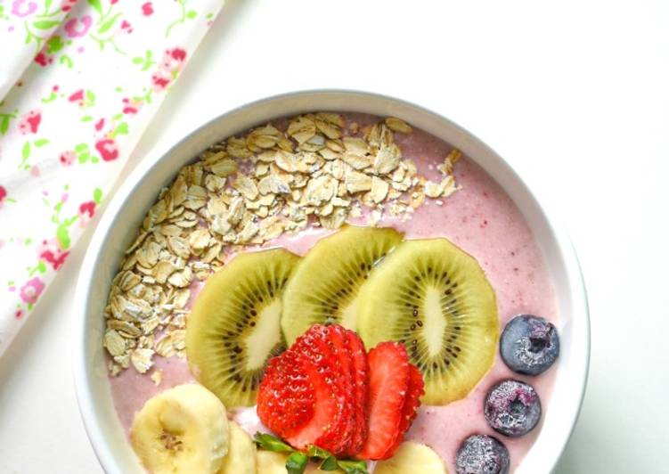 Resep Strawberry Smoothie Bowl Anti Gagal