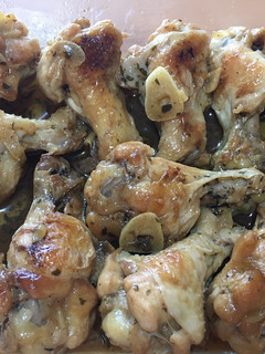 Una foto de 149. Alitas de pollo al ajillo