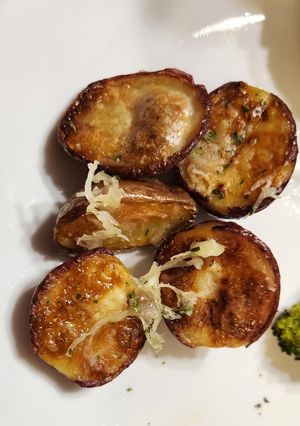 A picture of Crispy Roasted Potatoes.