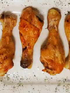 Una foto de Muslos de pollo al horno