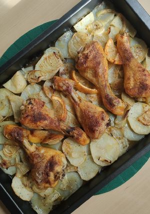 Foto principal de Pollo al horno con patatas