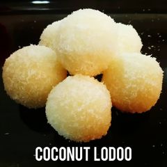 A picture of Coconut ladoo.