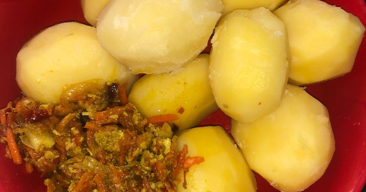 Boiled irish potato with carrot egg sauce Recipe by Faty Baba Cookpad