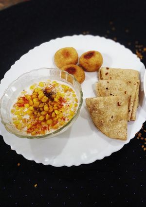 બુંદી નું રાઇતું (Boondi Raita Recipe In Gujarati) રેસીપી મુખ્ય ફોટો