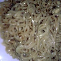 A picture of cheesy beef noodles.