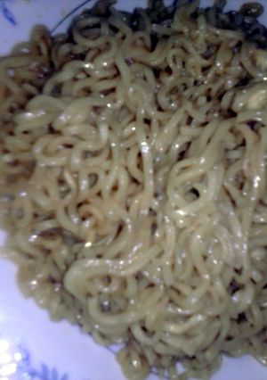 A picture of cheesy beef noodles.