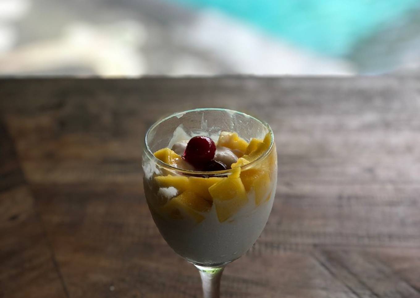 Homemade coconut yoghurt