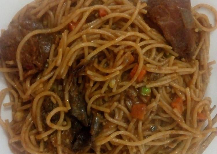 Zee's Spaghetti with Chicken and dry fish