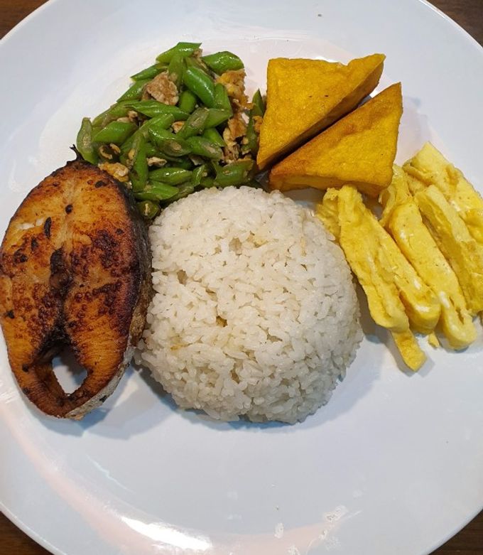 Resep Nasi Uduk Ikan Tenggiri oleh clairine - Cookpad