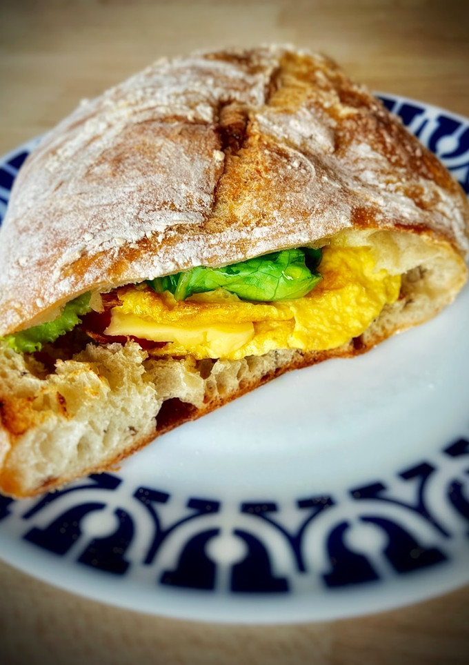 Una foto de Bocadillo entre tortillas