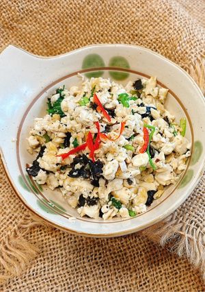 Hình của món Đậu Hũ Non Xào Rong Biển.