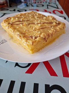 Una foto de Tarta de crema limón 🍋 sin gluten... 3, 2, 1.