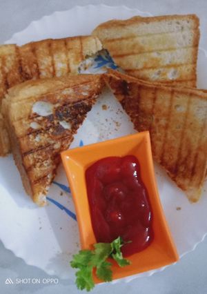 સેન્ડવીચ(Sandwich recipe in Gujarati) રેસીપી મુખ્ય ફોટો