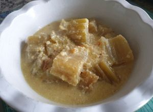Foto principal de Cardos en salsa de almendras y piñones