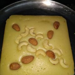 A picture of Spongy Vanilla Cake.