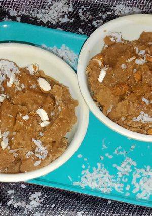 आटे का हलवा (atte ka halwa recipe in Hindi) रेसिपी मुख्य फोटो
