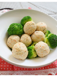 紅蘿蔔雞肉丸子 的食譜成品照片