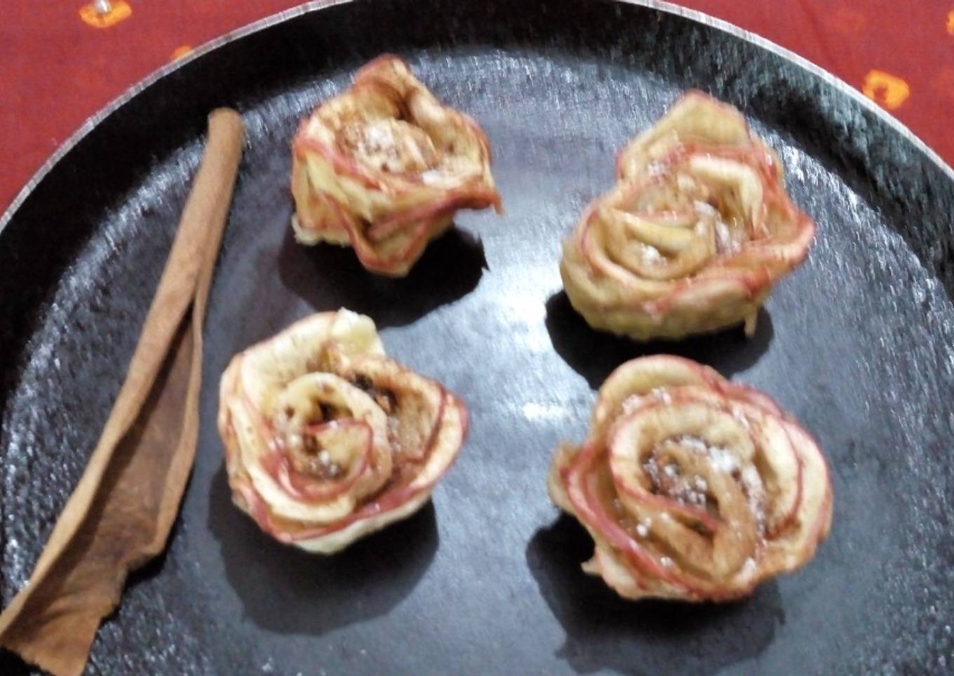 Rose shaped apple