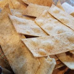 A picture of Olive Oil + Whole Grain Crackers.
