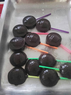 Una foto de Chupetines rellenos con dulce de leche