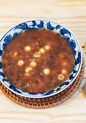 Hình của món Chè đậu xanh hạt sen.