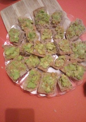 Une photo de Toast saumon avocat