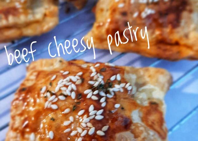 Beef cheesy pastry