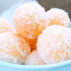 A picture of Rice flour laddoo.