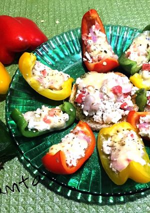 पनीर स्टफड मिनी पेपरस (paneer stuffed mini pepper recipe in Hindi) रेसिपी मुख्य फोटो