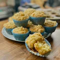 A picture of Muffins de manzana con crumble.