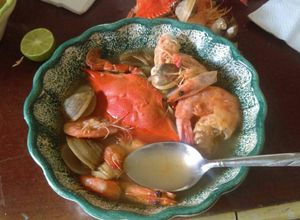 Una foto de Sopa de mariscos