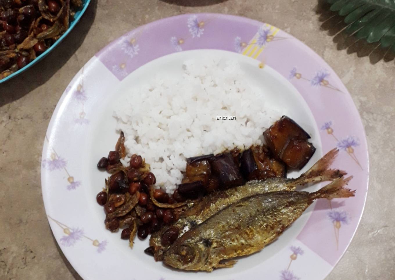 Ikan selar goreng bumbu kari