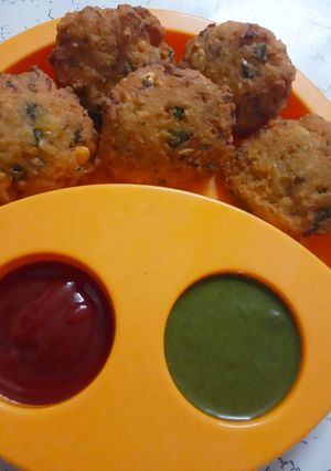 A picture of Chana Dal vada.