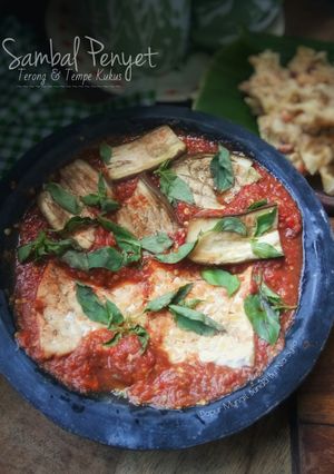 Foto resep Sambal Penyet Terong & Tempe Kukus