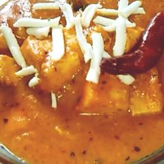 A picture of Paneer butter masala.