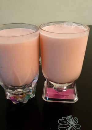 A picture of Strawberry smoothie.