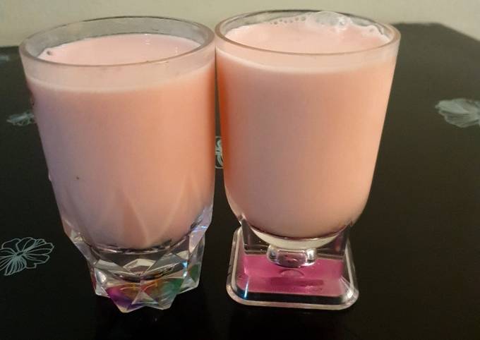Recipe of Award-winning Strawberry smoothie