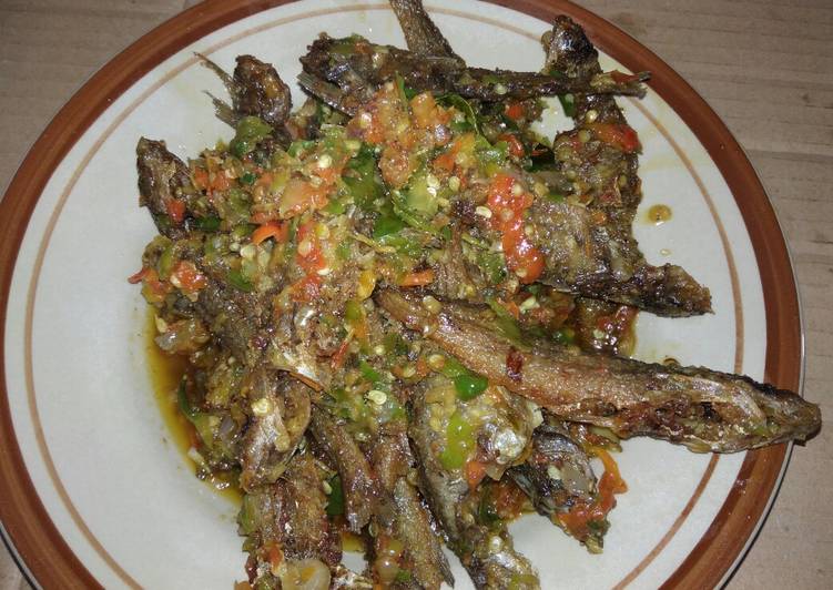 Sambel baung cabe ijo pedes manis